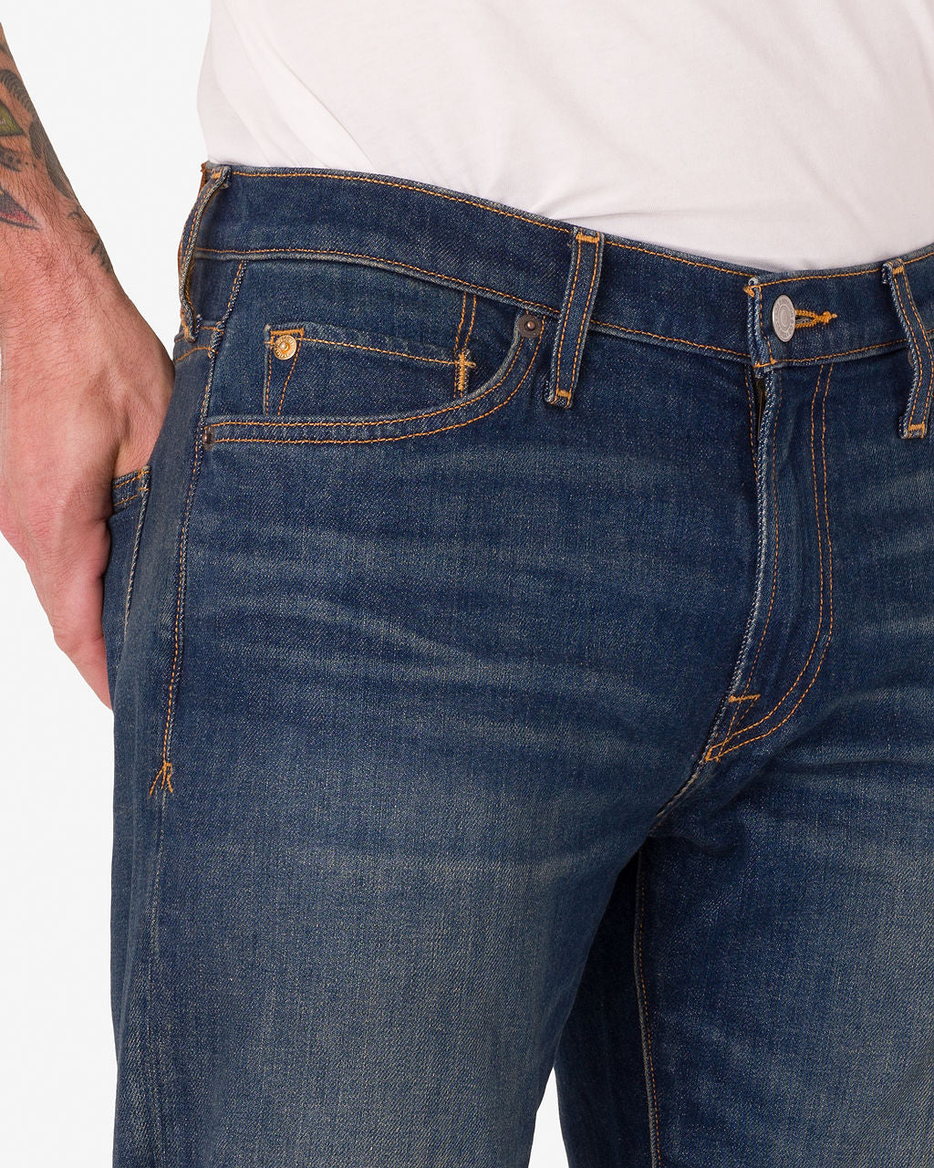 Men's Wearing Ace Rivington - Dirty Vintage Color - Athletic Straight Denim Jeans With Front Pocket Details.